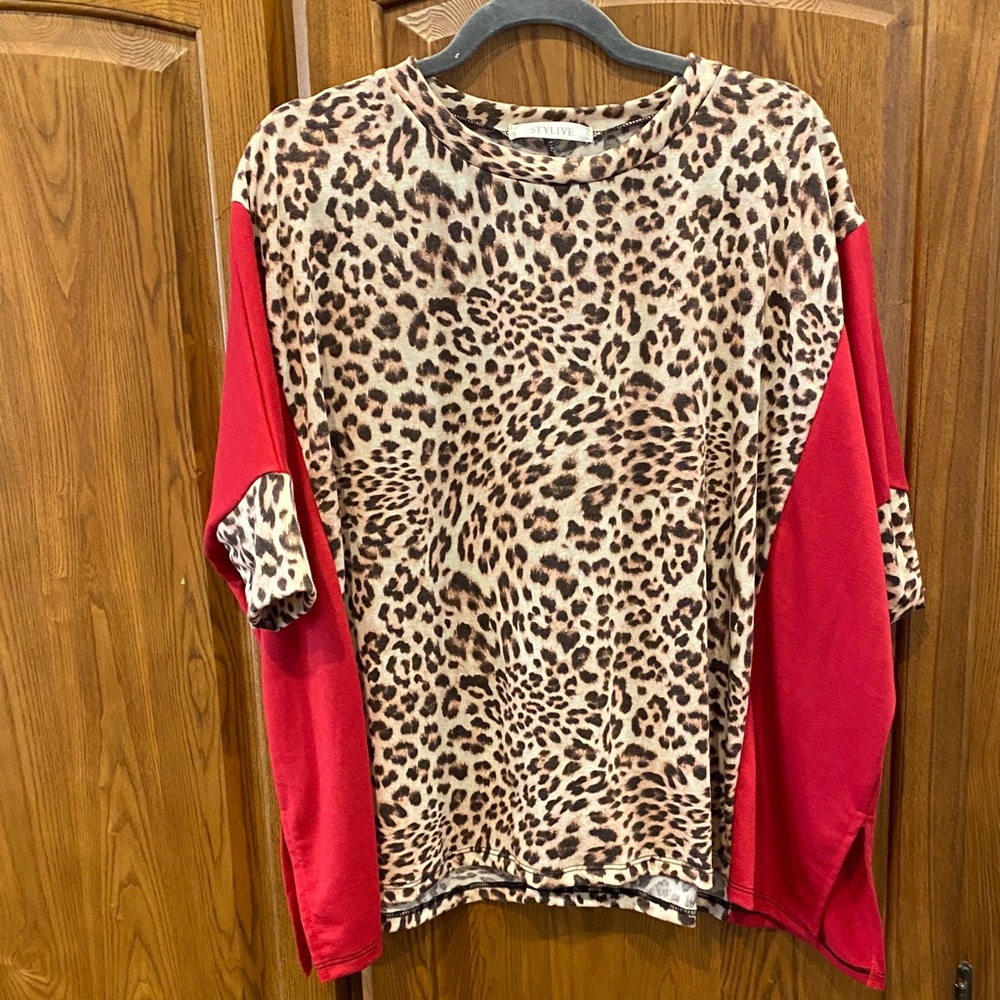NWOT Leopard Print short Sleeve Top with Red Accents size small